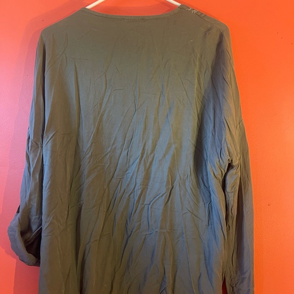 3/$15. Light weight cardigan L - Picture 3 of 6